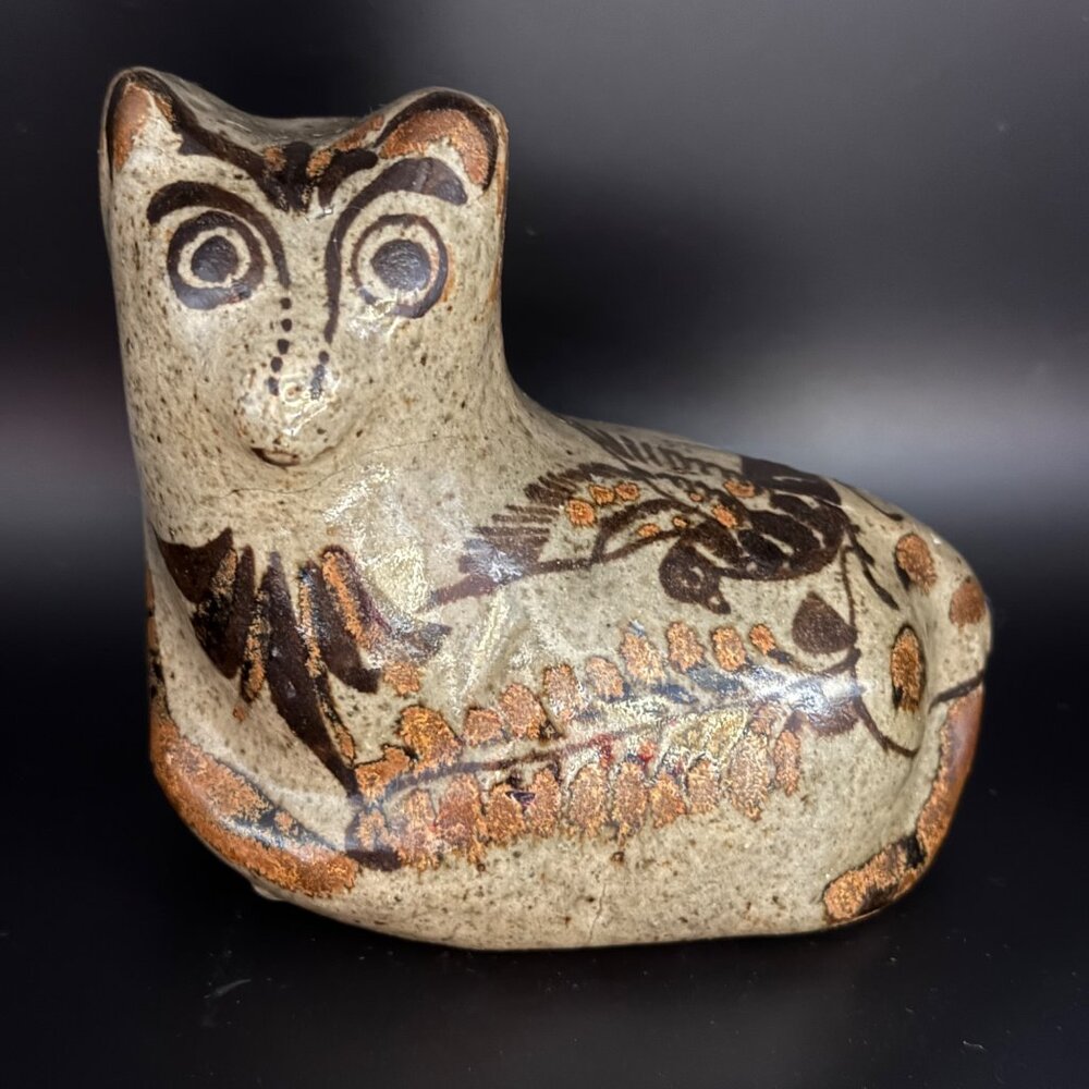 Unsigned Tonala Style Mexican Folk Art Pottery Bird Nature Design 5 inch Tan Cat